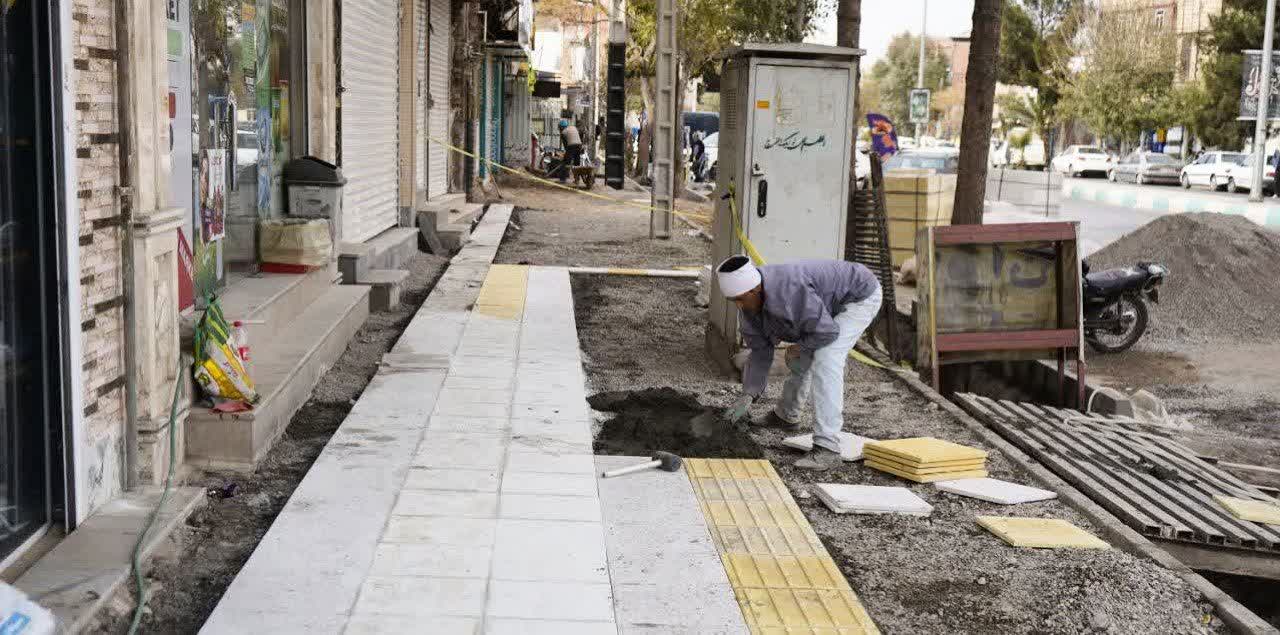 آغاز فاز دوم پروژه جدول‌گذاری و پیاده‌روسازی خیابان «شهید دستغیب»