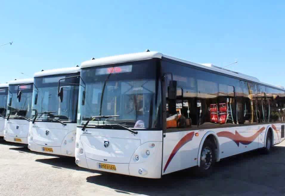 سرویس‌دهی ۲۱ دستگاه اتوبوس برای برگزاری مراسم روز ارتش و نیروی زمینی