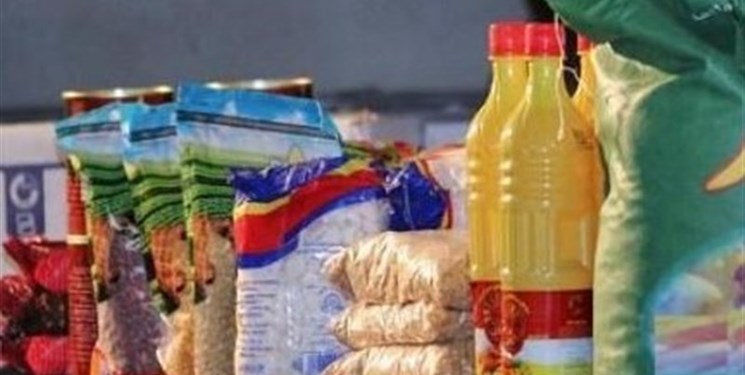 اعطای بسته‌های معیشتی به دست‌فروشان شهر کرمان