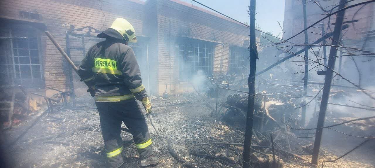 مهار آتش‌سوزی در یک «چای‌خانه» با تلاش آتش‌‌نشانان 