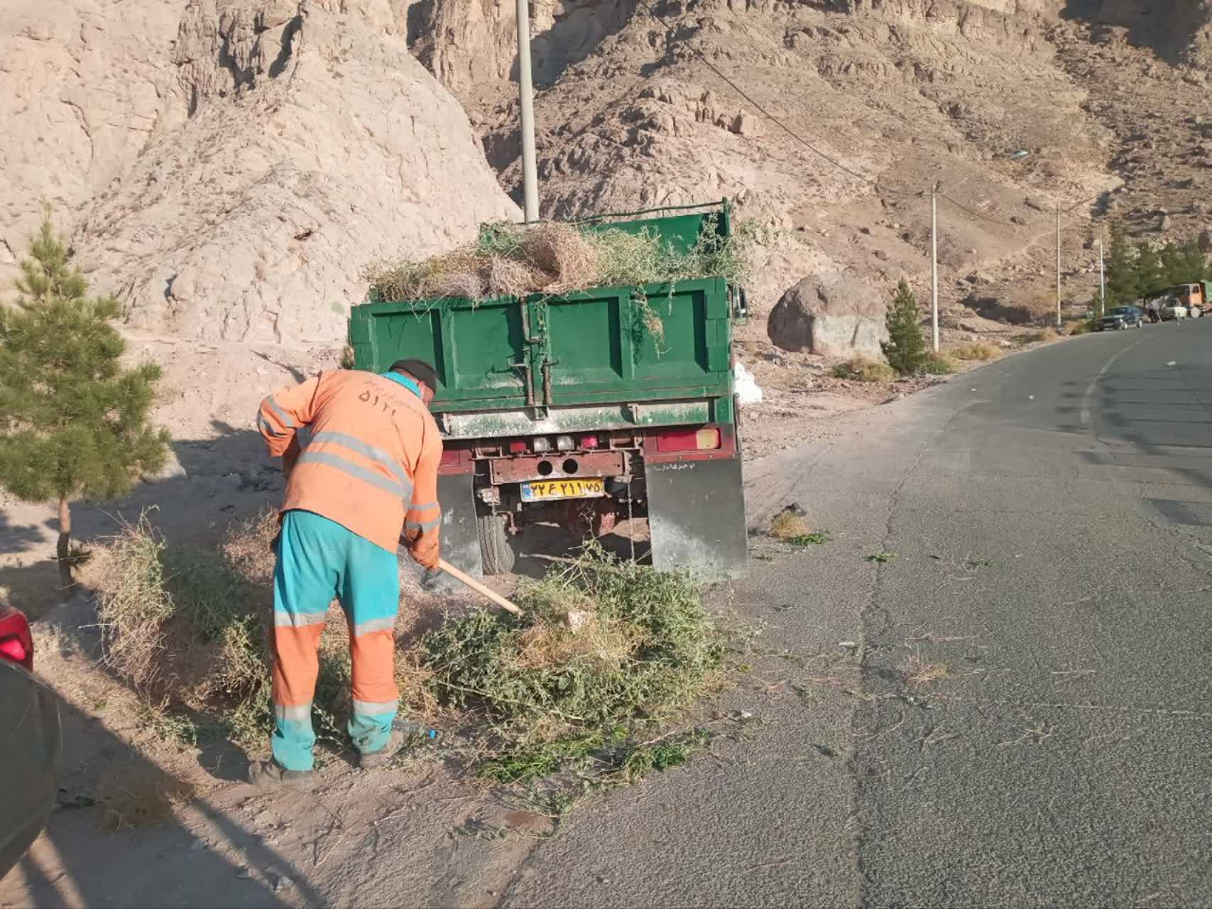  تداوم اقدامات خدماتی در مجموعه مسجد صاحب‌الزمان(عج) به مناسبت ششمین سالگرد شهید سلیمانی