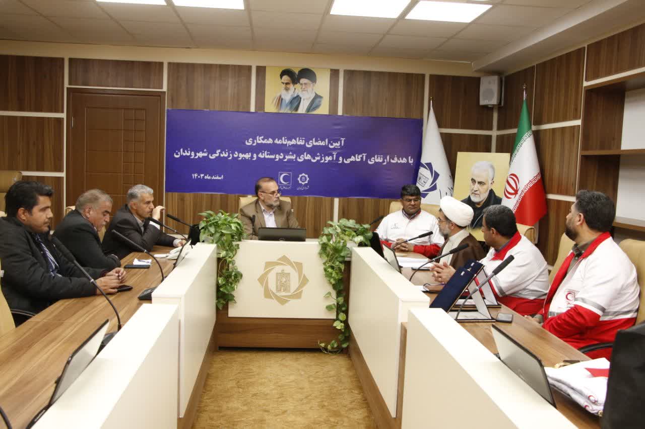 تفاهم‌نامه همکاری بین شهرداری کرمان و جمعیت هلال احمر استان امضا شد