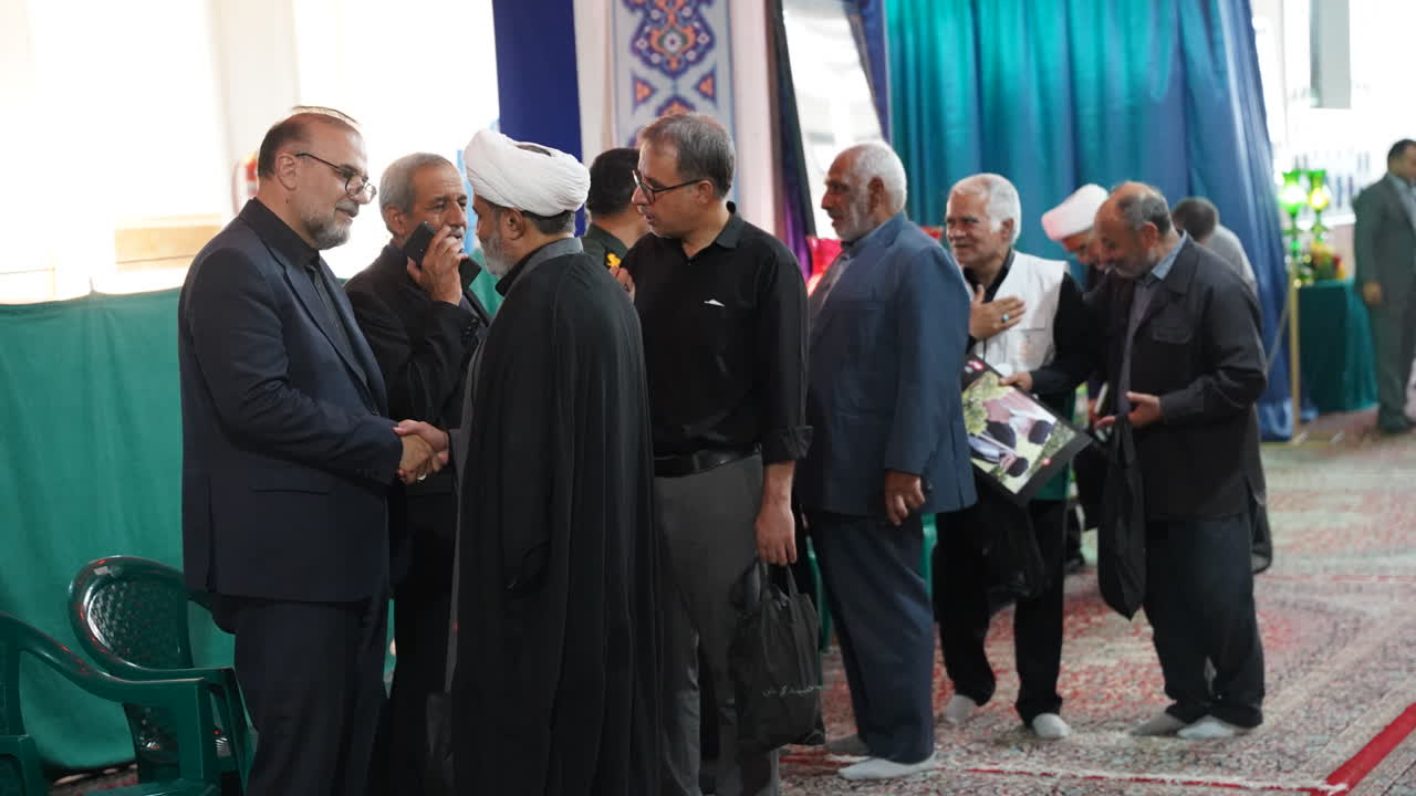آغاز آیین گرامی‌داشت چهلمین روز تدفین «آقای شهید ایران» در کرمان با حضور شهردار