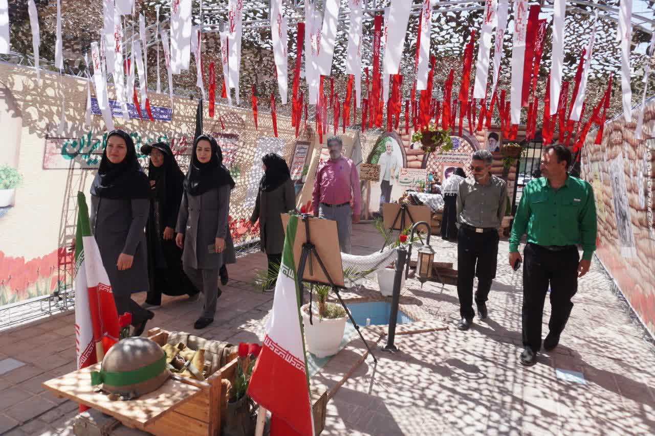 ادای احترام به حماسه‌سازان تاریخ ایران به مناسبت هفته دفاع مقدس
