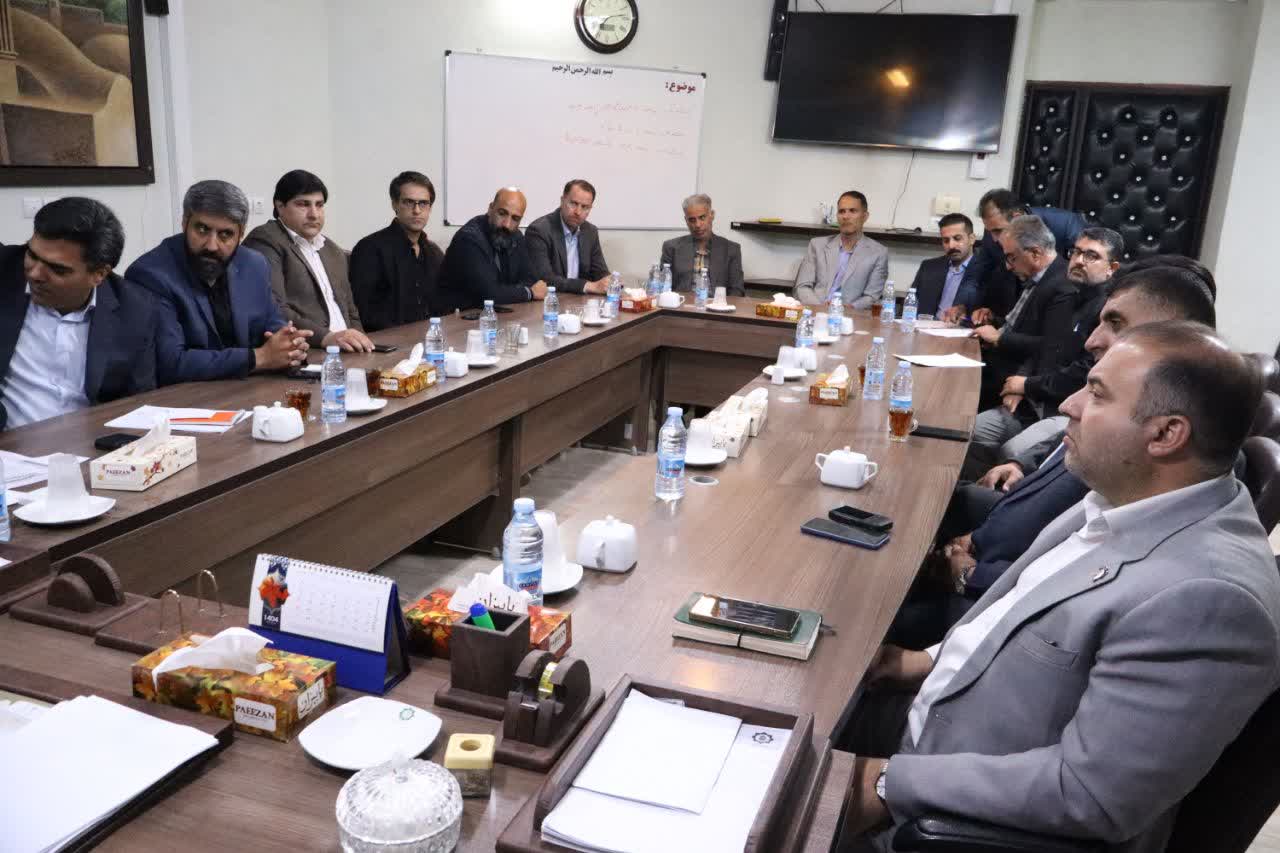 
دیدار سرپرست معاونت محیط‌زیست و خدمات‌‌‌شهری شهرداری کرمان با مدیرعامل سازمان سیما، منظر و فضای سبز شهری