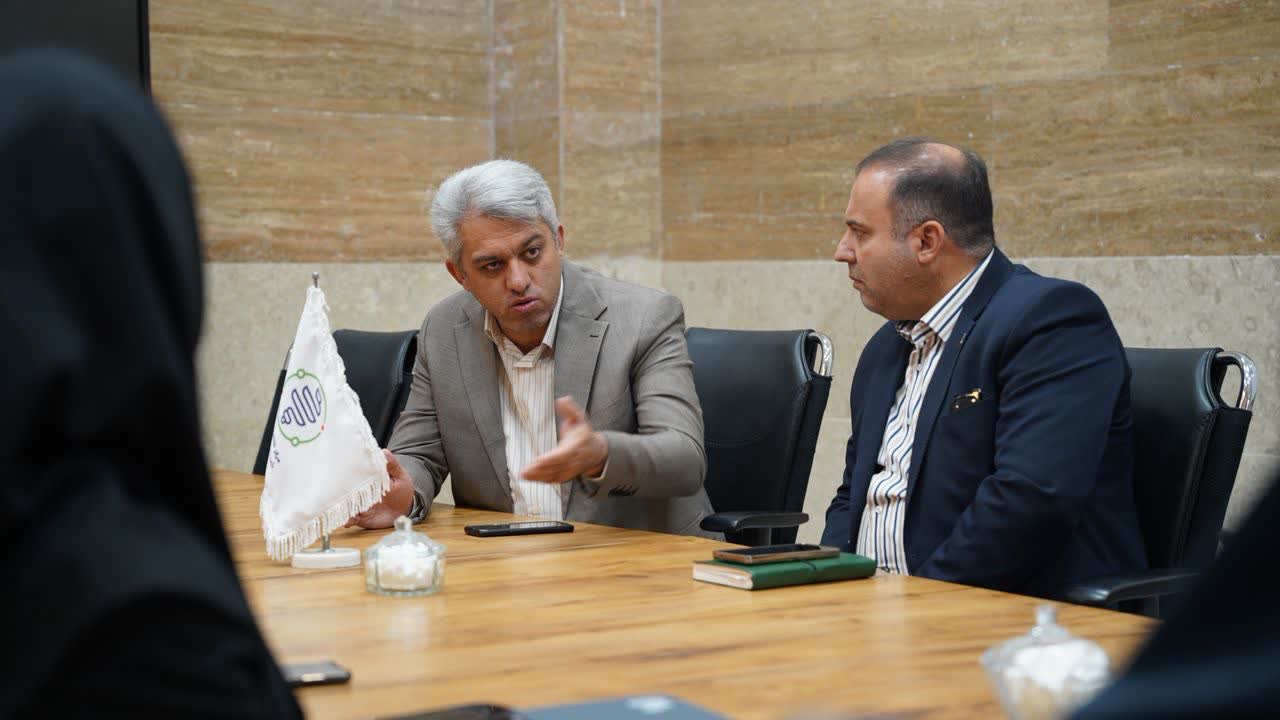 بازدید سرپرست معاونت محیط‌زیست و خدمات‌شهری به همراه معاون برنامه‌ریزی و توسعه سرمایه انسانی شهرداری از کارخانه نوآوری کرمان

