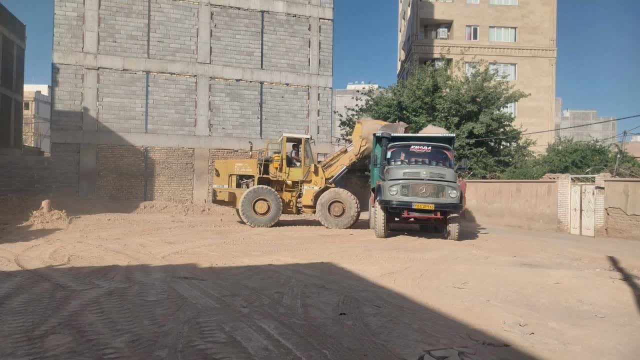 بیش از یک‌میلیون و ۱۰۰هزار مترمربع از زمین‌های خالی در منطقه دو کرمان پاک‌سازی شد
