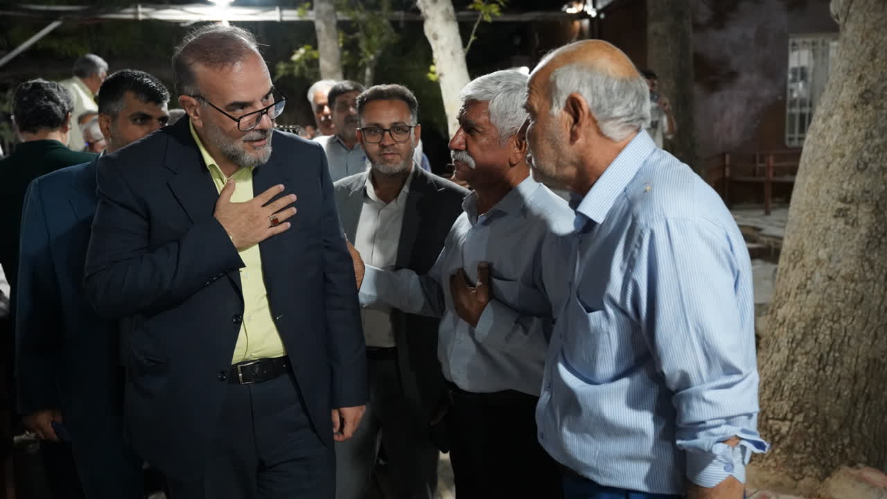 گردهمایی صمیمانه و تجلیل از بازنشستگان شهرداری کرمان در ماهان