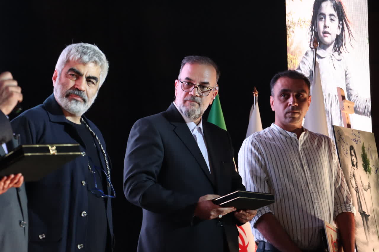 مستند «جنگل قائم(ع)»، به کارگردانی «حامد سعادت» به نمایش درآمد 