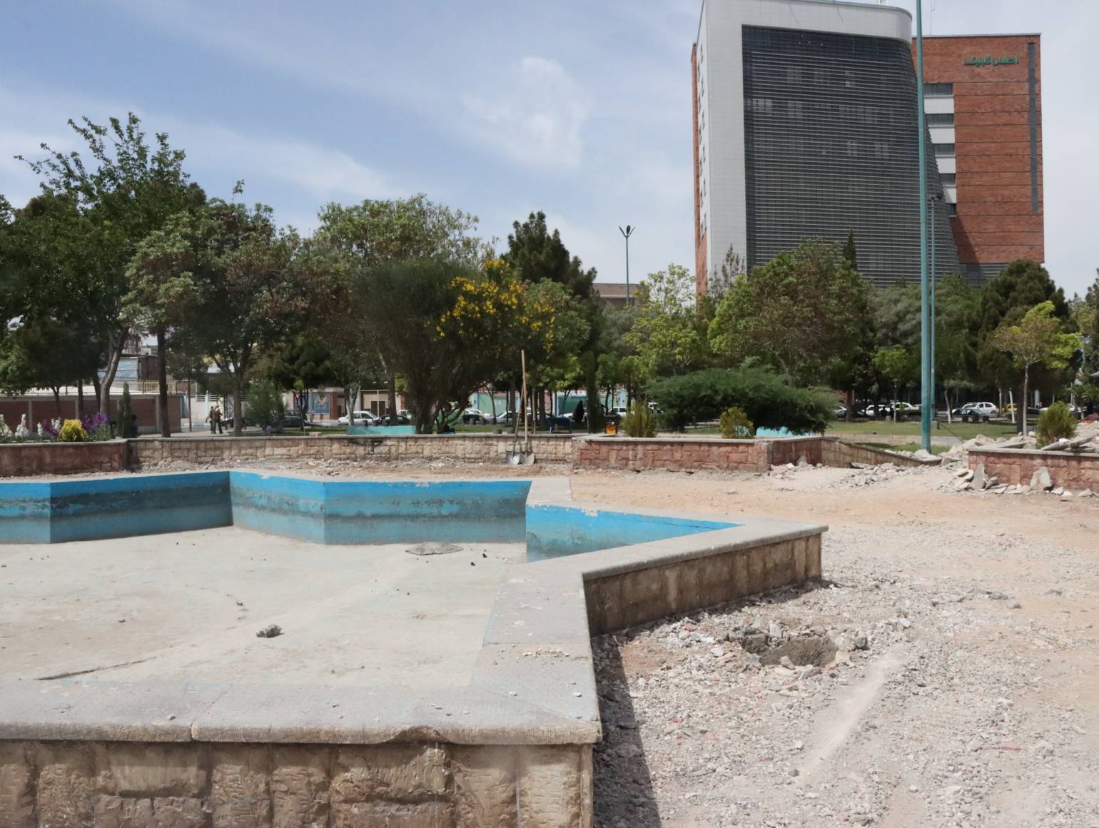  آغاز بهسازی بوستان خواجو
