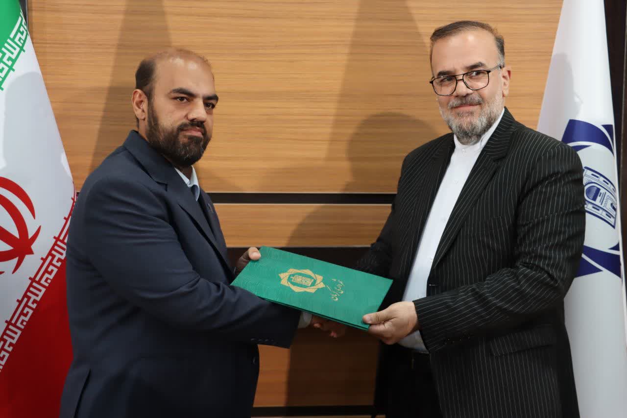 امیرحسین تویسرکانی، «دبیر شورای راهبردی بافت تاریخی کرمان و مدیر پیگیری امورات شهرداری کرمان در دبیرخانه مجمع شهرهای تاریخی ایران» شد