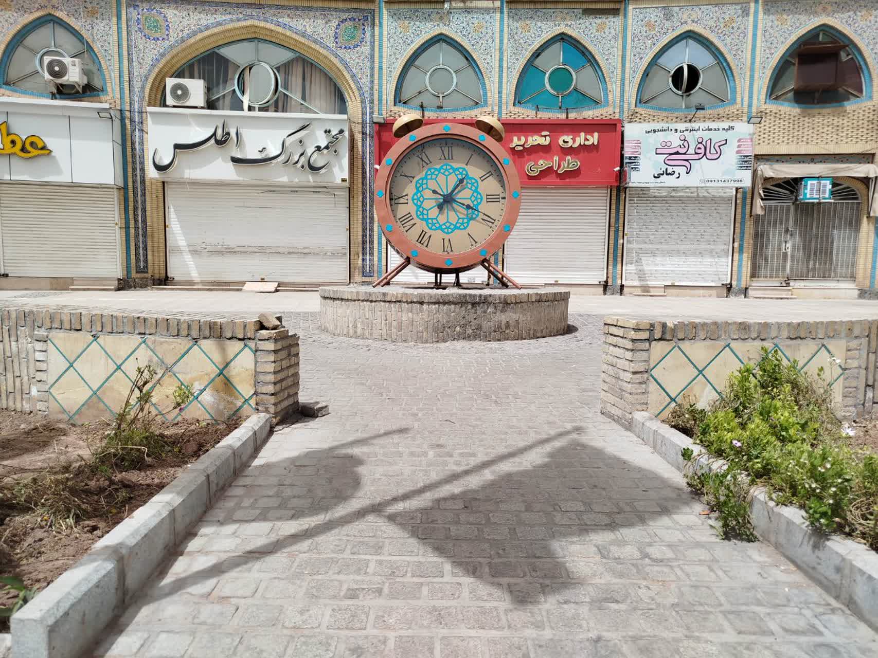 ساخت و جانمایی اِلِمان جدید ساعت رومیزی در یکی از پرترددترین نقاط شهر
