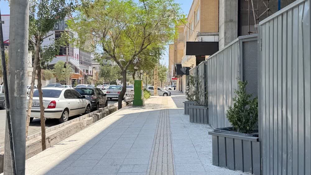 پیشرفت ۷۰ درصدی عملیات بهسازی پیاده‌روهای خیابان شفا