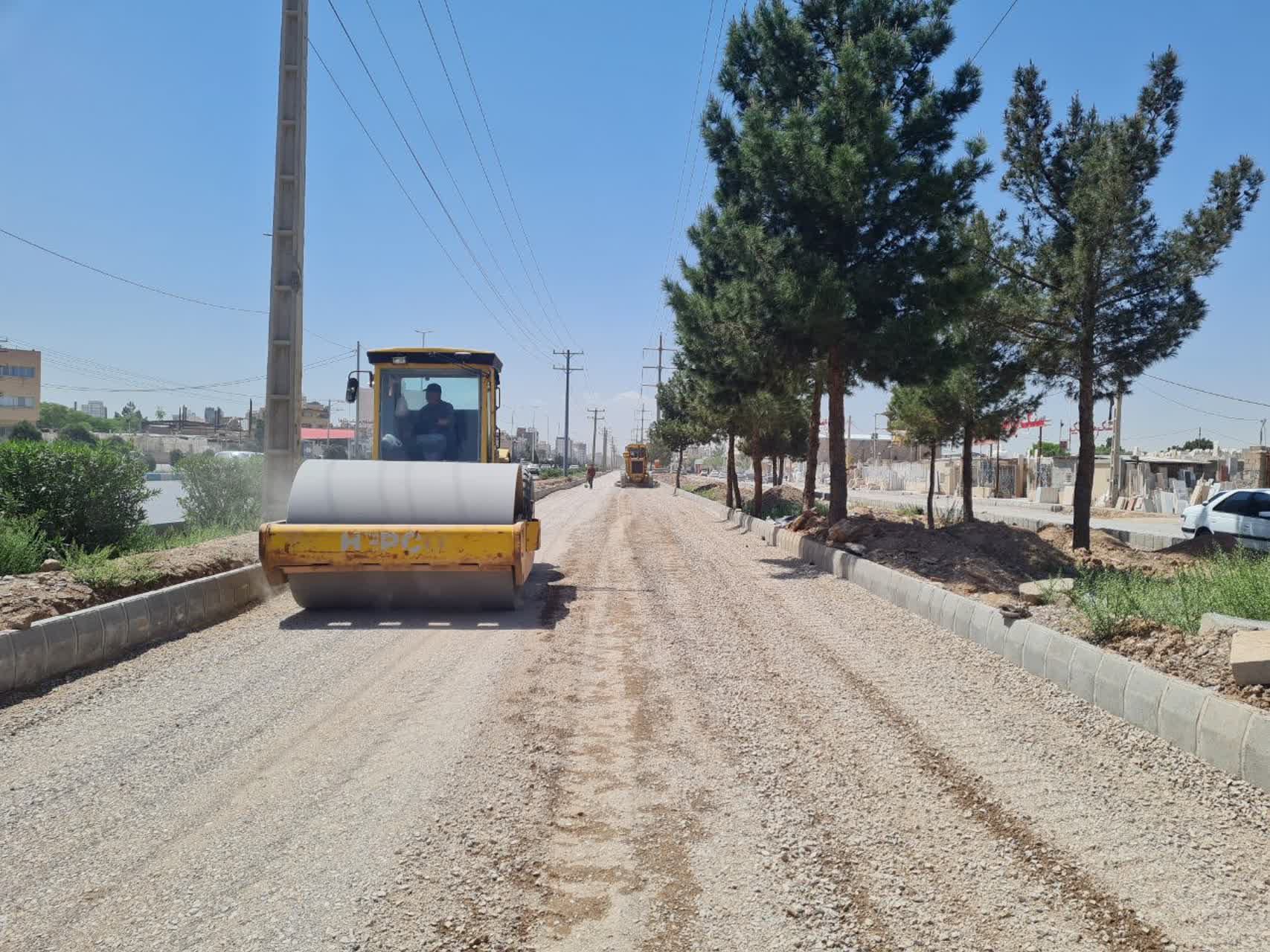 پیشرفت ۹۵درصدی عملیات عمرانی کنارگذر کمربندی امام‌رضا(ع) با اجرای لایه‌بیس و جدول‌گذاری
