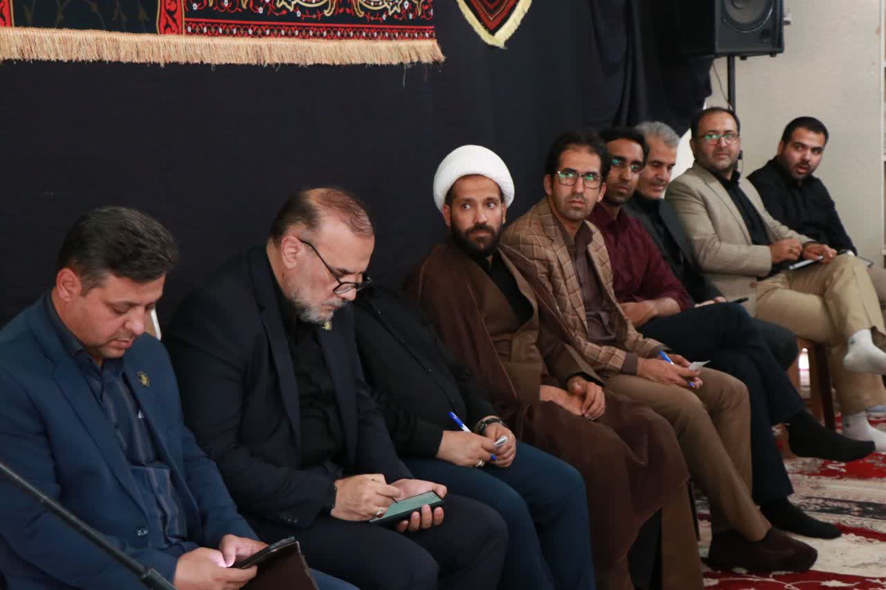 دیدار مردمی در مسجد ولی‌عصر 