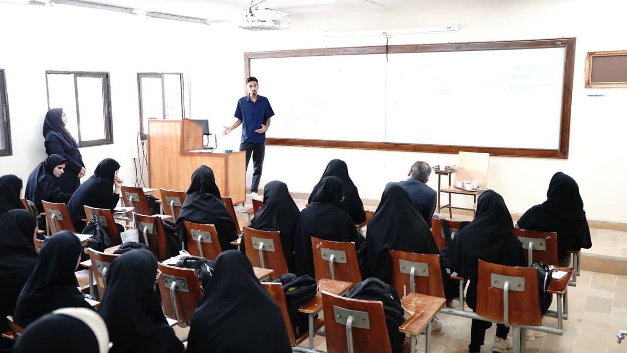 نشست تخصصی بررسی موانع اجتماعی مشارکت شهروندان در تفکیک زباله