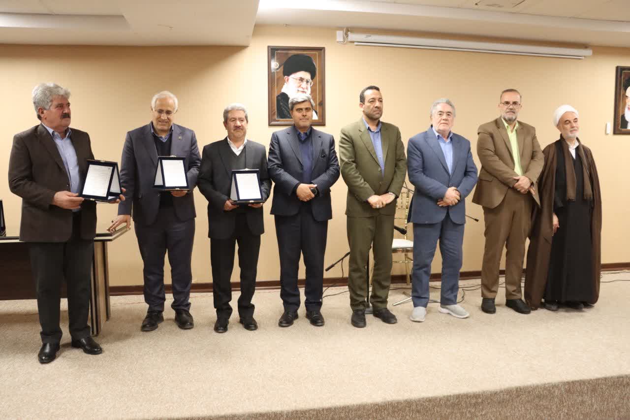 پیمانکاران همکاران شهردار در آبادانی شهر هستند