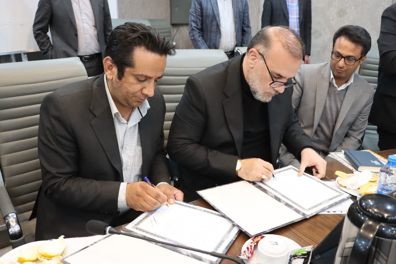 تفاهمنامه همکاری با موضوع آموزش سوادآموزی کارگران بین شهرداری کرمان و آموزش و پرورش