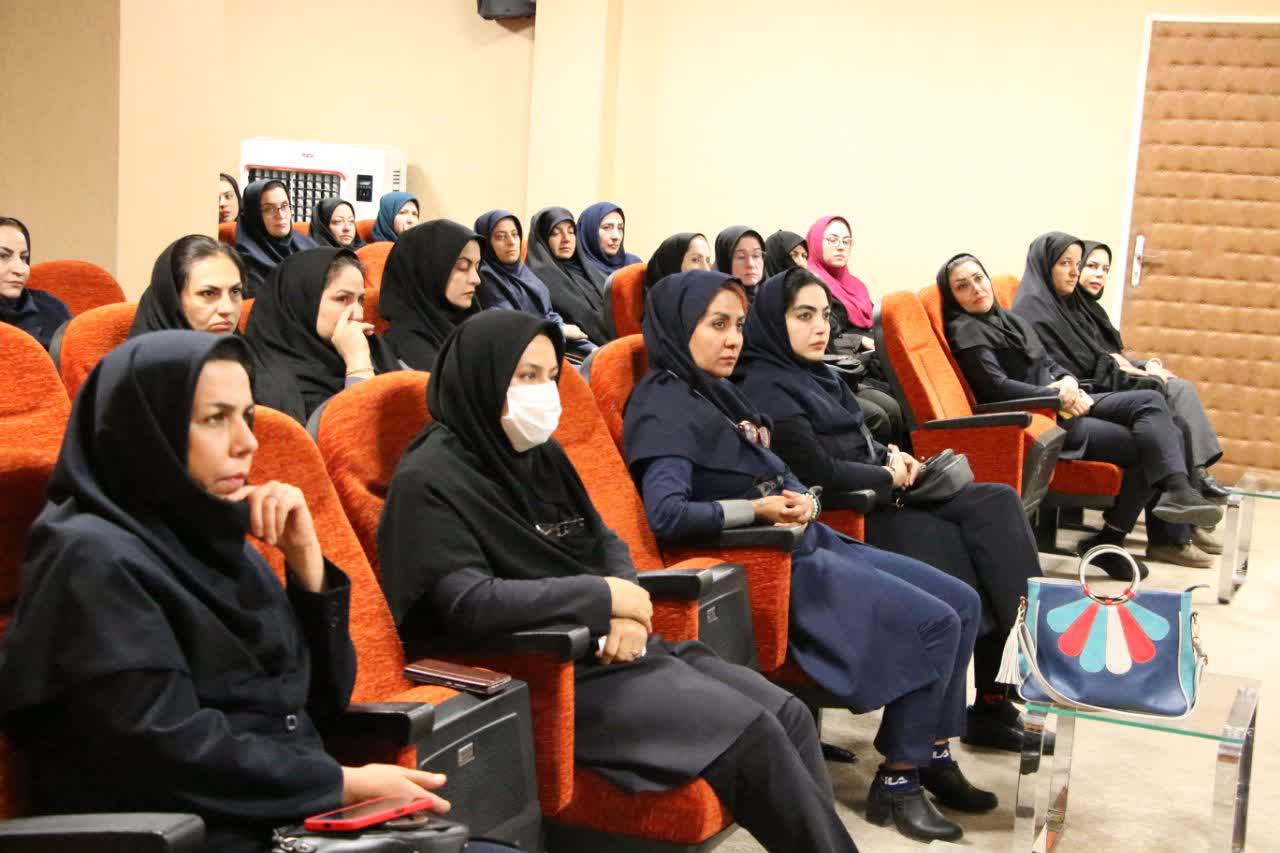 تأکید بر نقش محوری بانوان در سلامت خانواده و جامعه