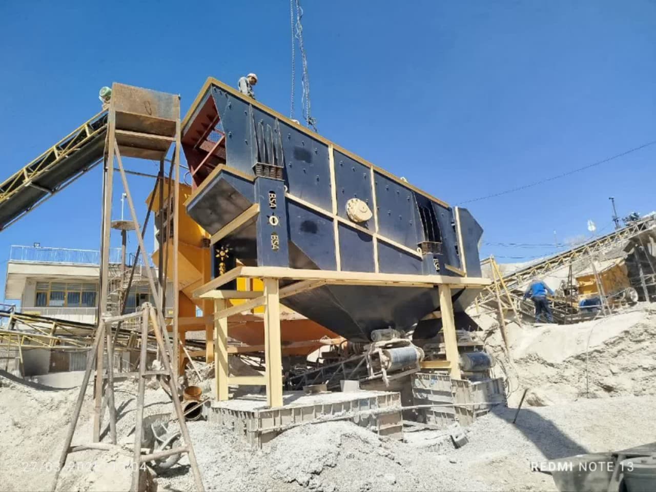 خرید دو دستگاه «سرند سنگ‌شکن» در کارخانه آسفالت