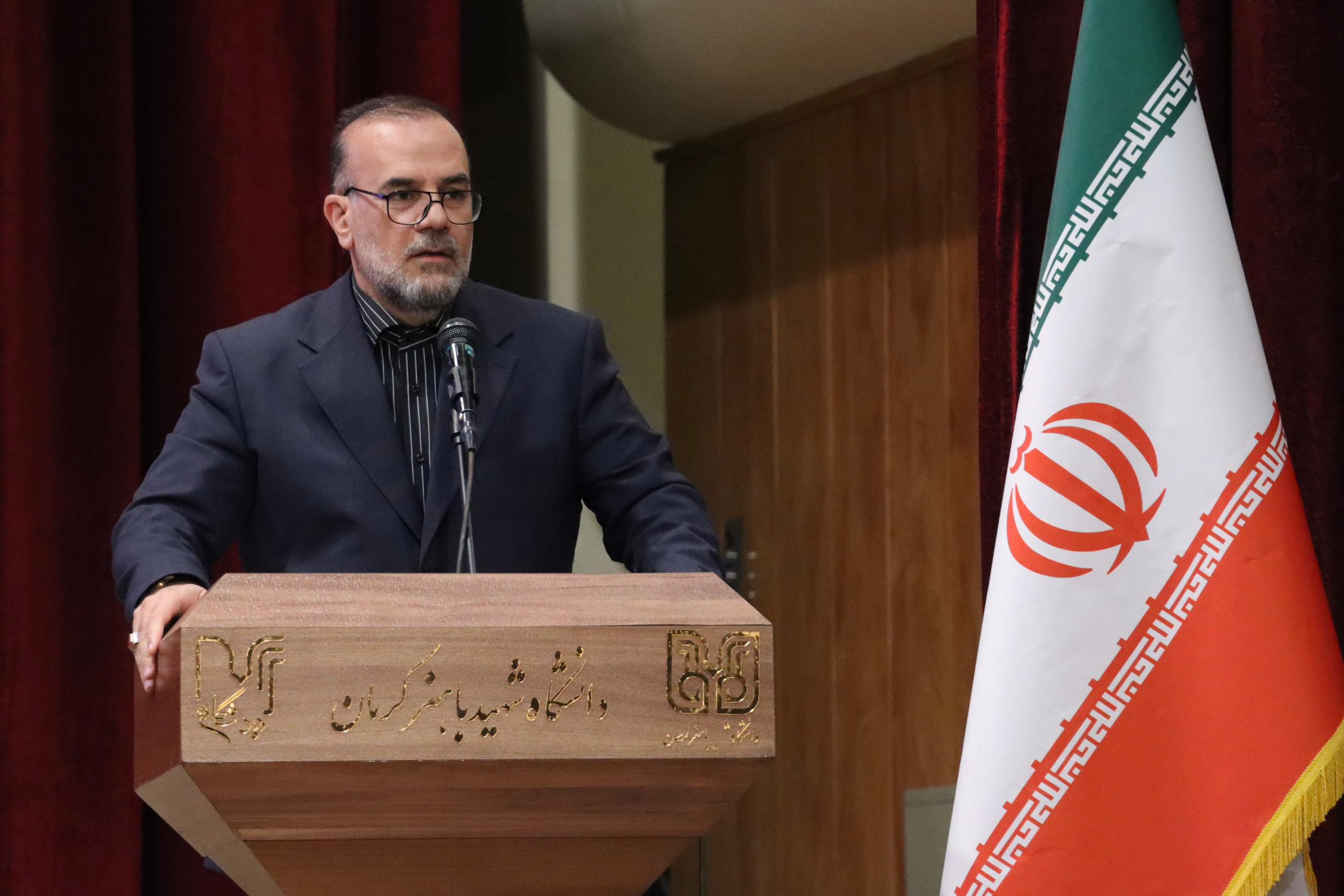 کرمان در آثار استاد باستانی پاریزی فقط یک جایگاه نبود، یک خاستگاه فکری بود 