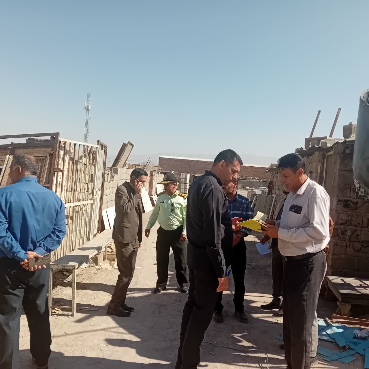 گشت‌زنی مشترک برای رصد کارگاه‌های بازیافتی محدوده «شرف‌آباد»
