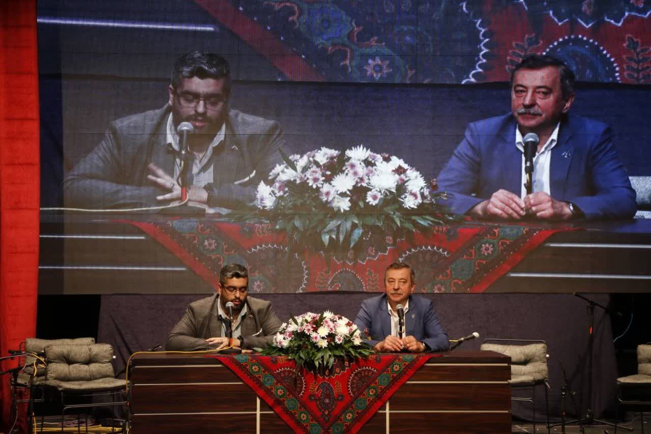 کشور فضانورد کره زمین است 