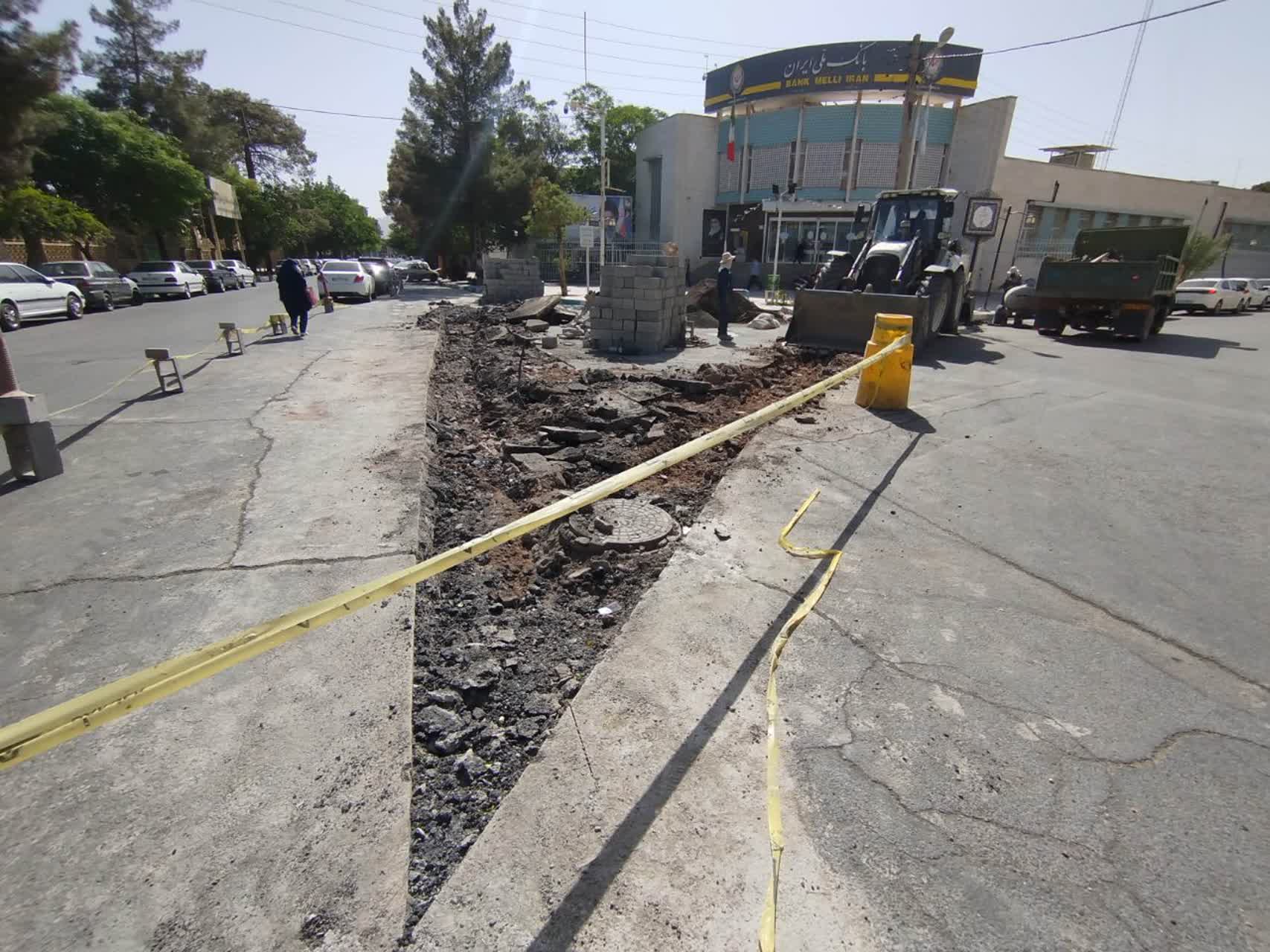 احداث لچکی در خیابان «عدالت» و بهسازی تقاطع «پیروزی»