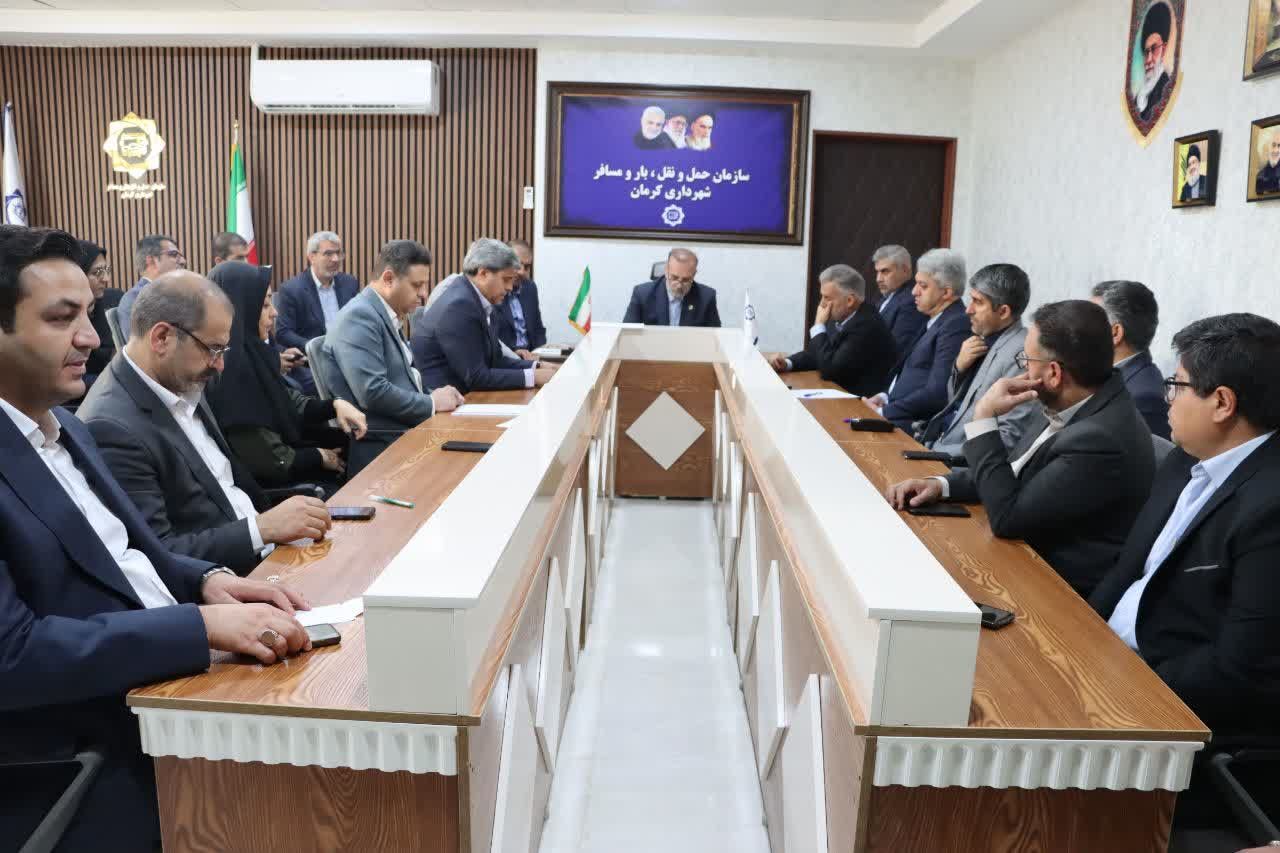 افزایش اتوبوس‌های شهر کرمان در این دوره بی‌نظیر و باعث تحول در شهر است