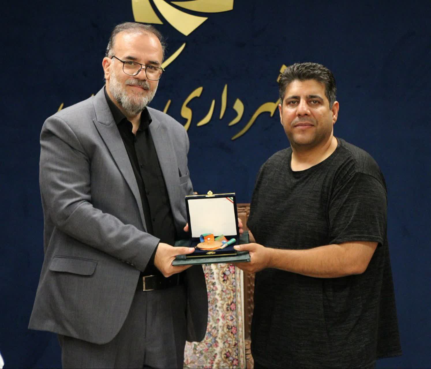علیرضا دبیر از محسن تویسرکانی تقدیر کرد
