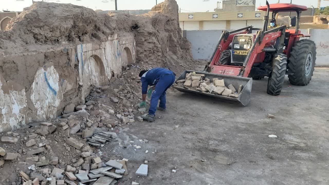 پاکسازی بیش از ۱۵۰هزار مترمربع از اراضی رهاشده/ جمع‌آوری بیش از ۸۰۰ تن خاک‌ونخاله از محدوده بافت تاریخی