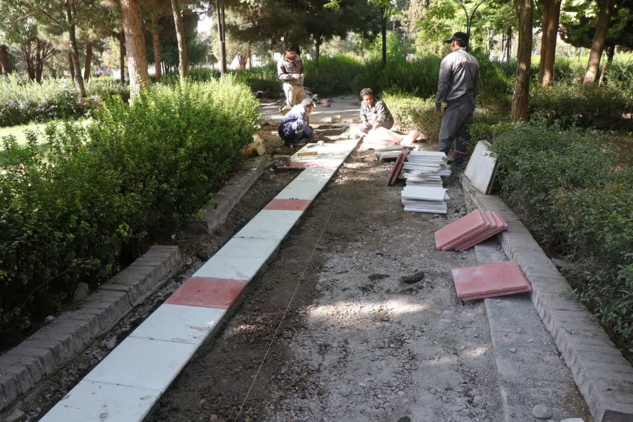 نوسازی جداره میدان آیینی کوثر کرمان